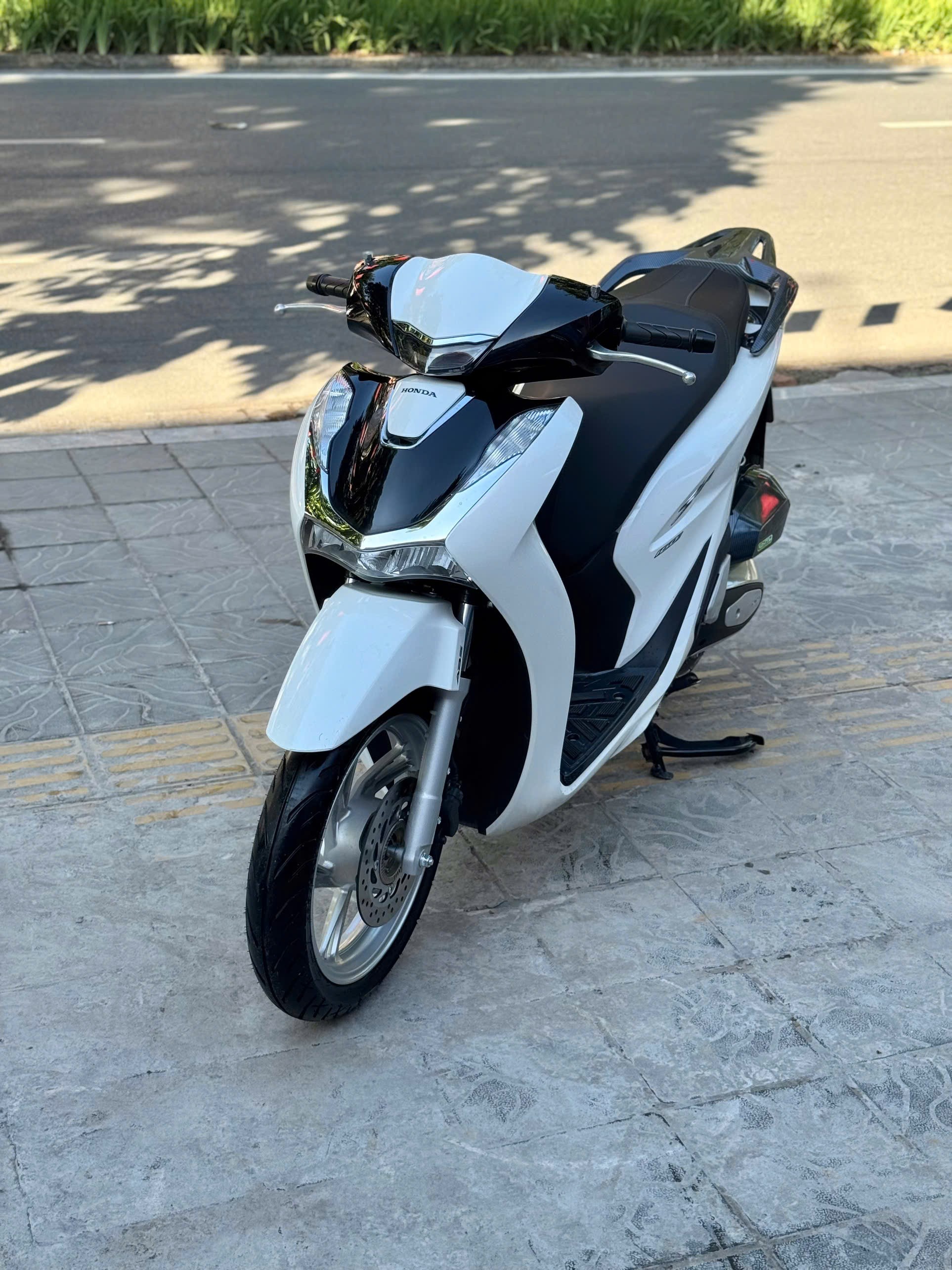 Sh160abs trắng 2025