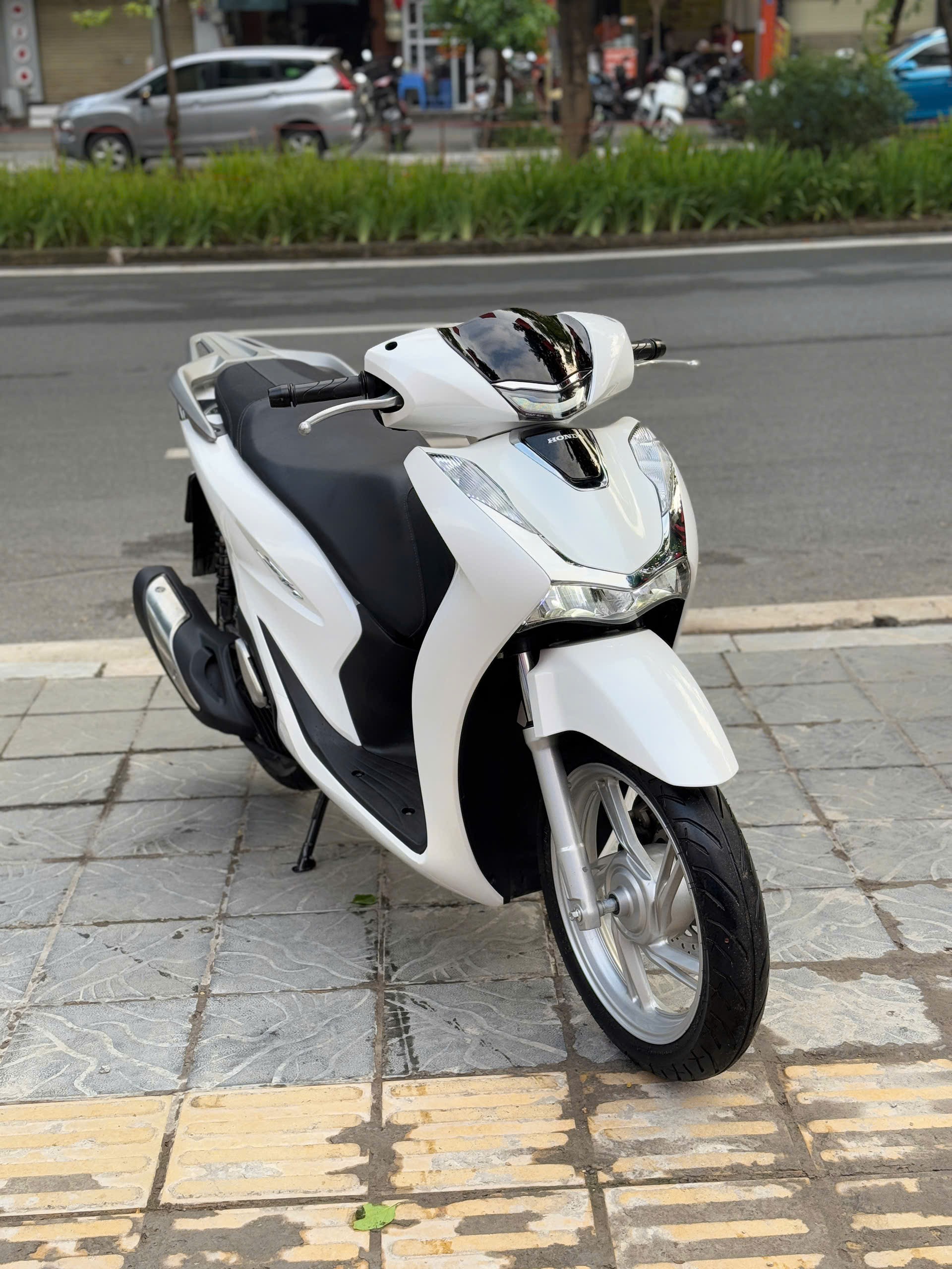Sh150cbs 2022 trắng