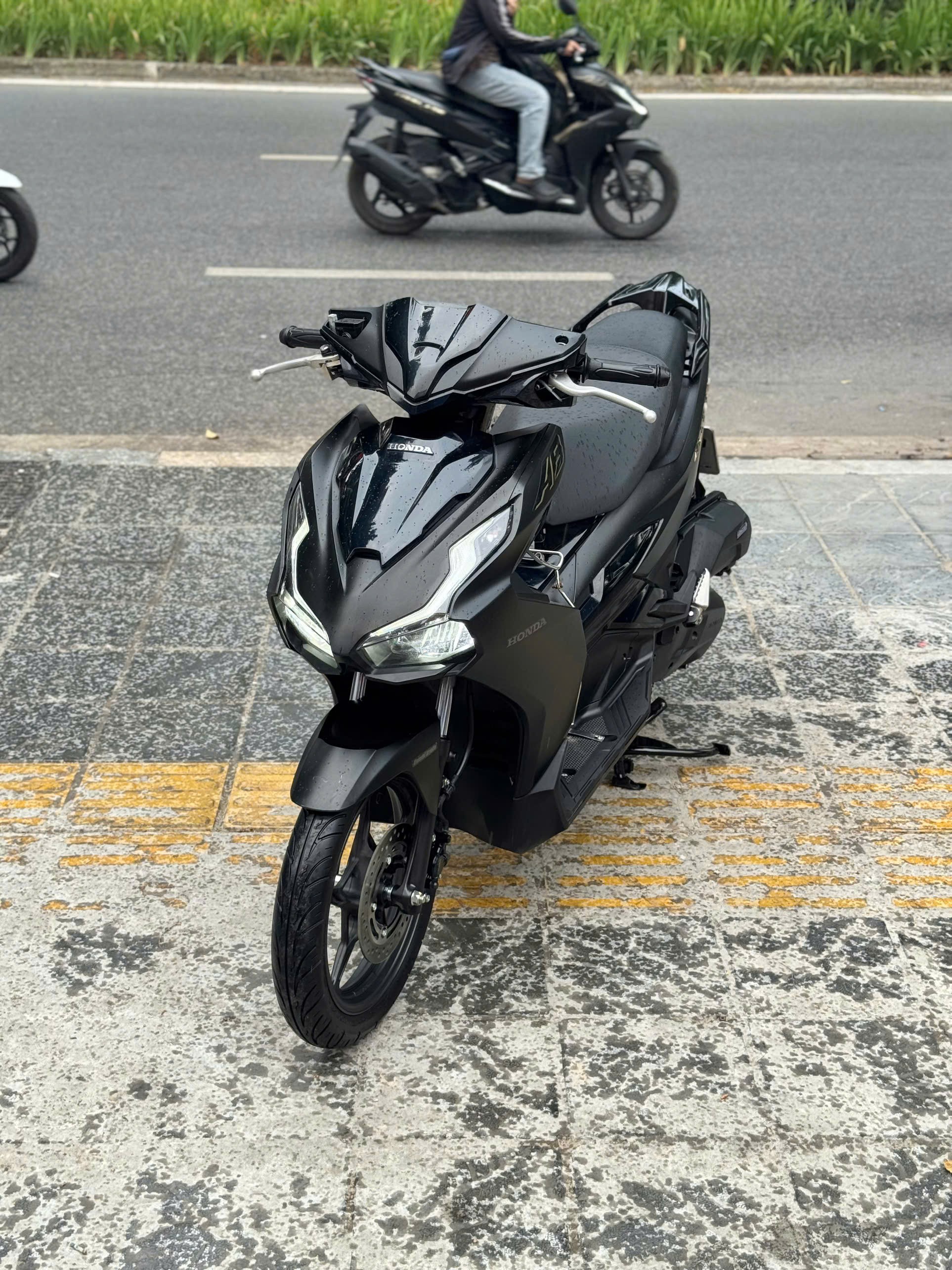 Ab125 2025 đen 18HA-14704