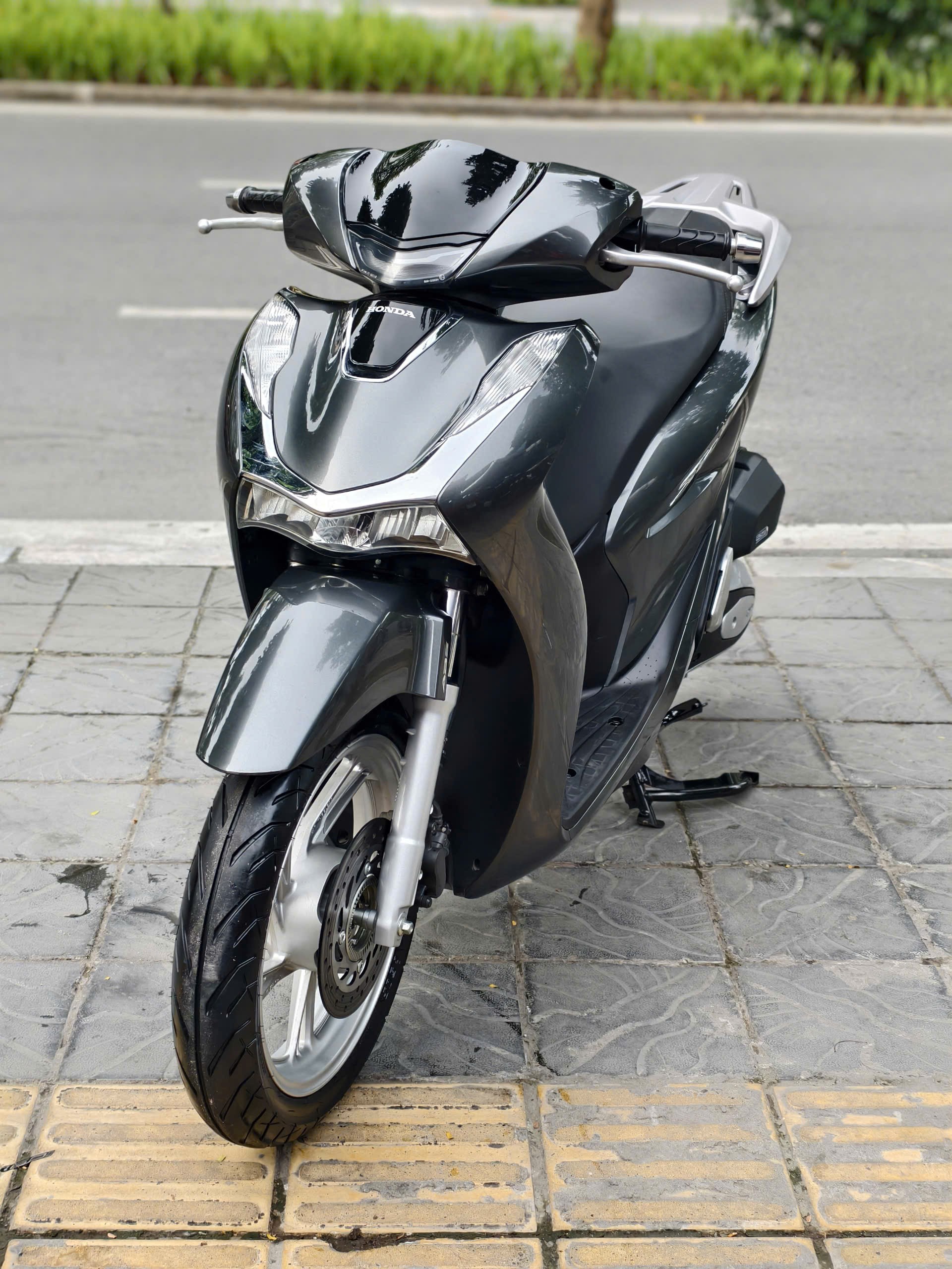 Sh150abs 2022 bạc đen