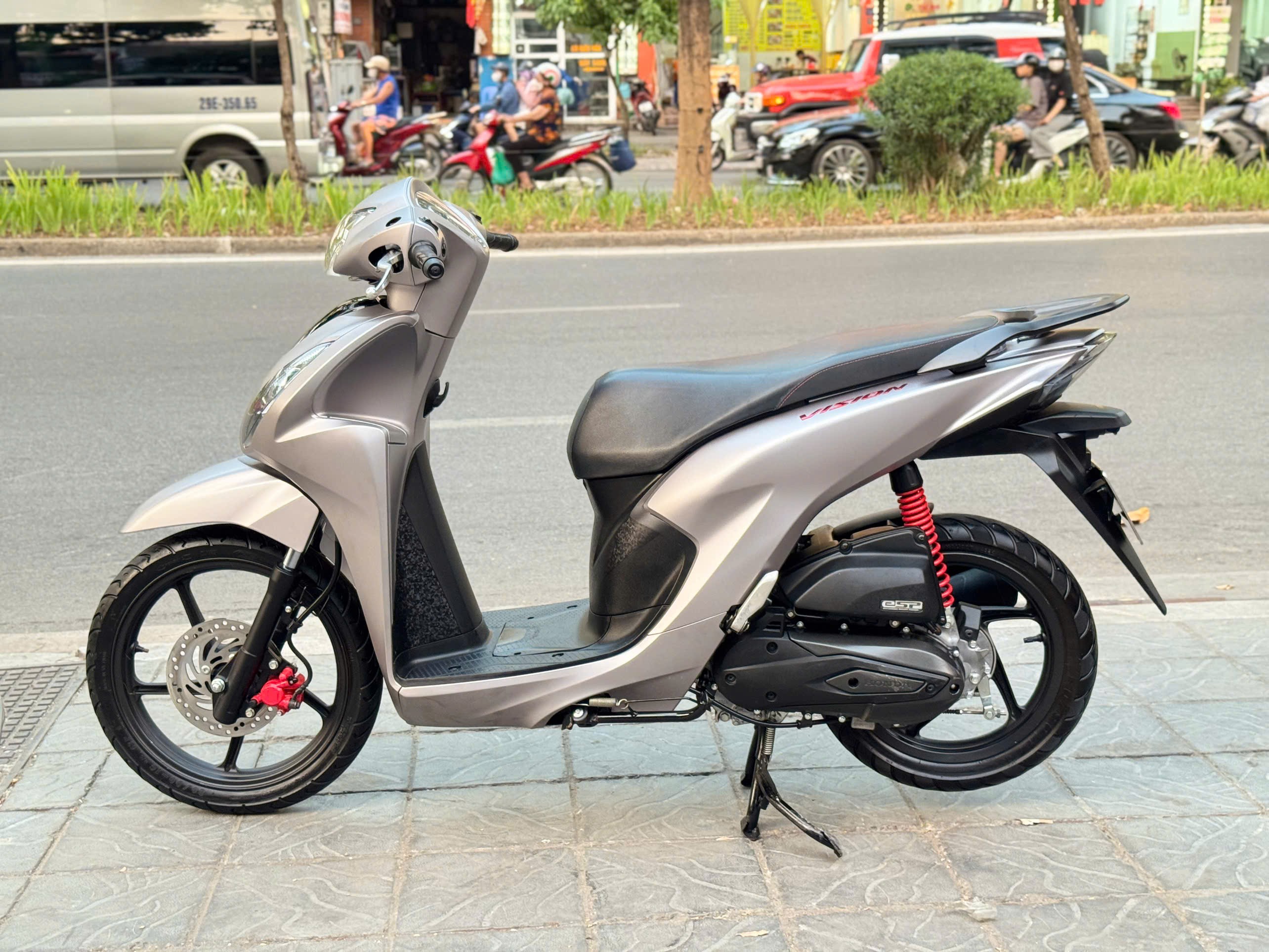 Vision 2023 bạc 29X7-68157