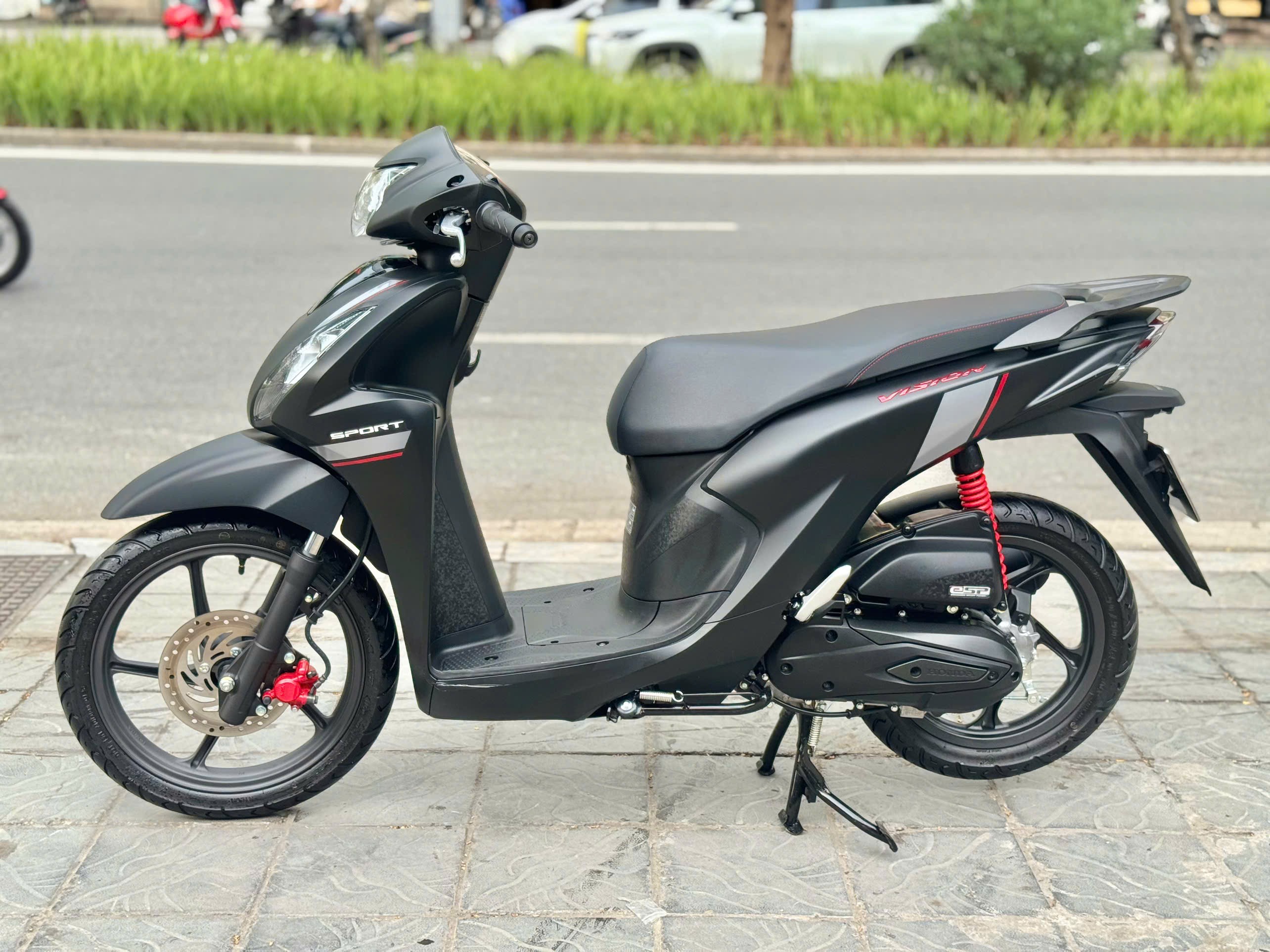 Vision 2026 đen 200km