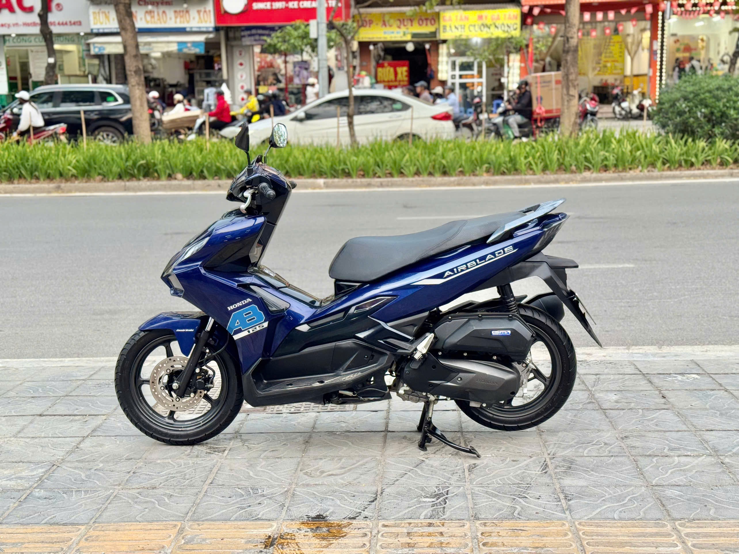 Ab125 2023 xanh 29S2-09899